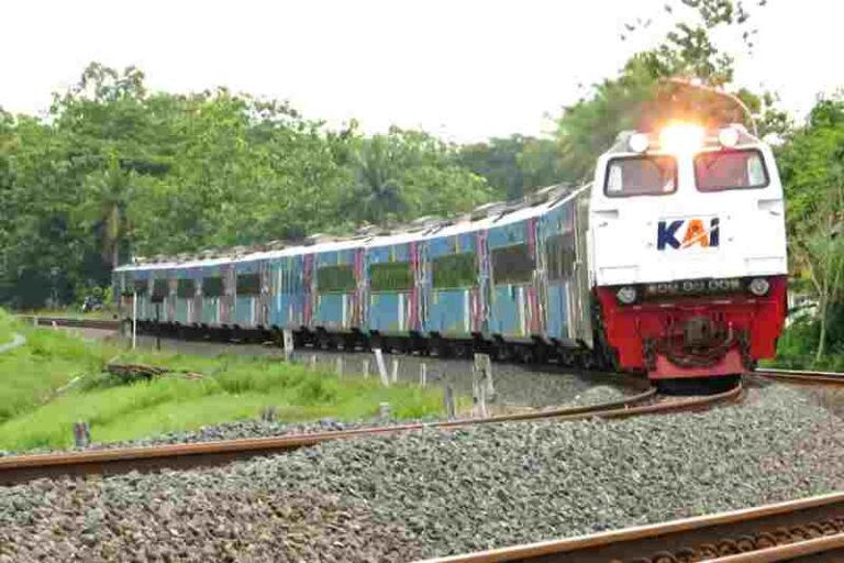 Tak Perlu Punya Gelar Argo, Inilah Kisah Perjalanan KA Taksaka Hingga Dijuluki ‘Anak Emas’