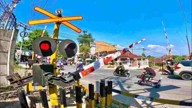 Sejumlah Palang Otomatis Perlintasan Kereta Api di Tegal Mulai Dibangun, Ini Dia Lokasinya