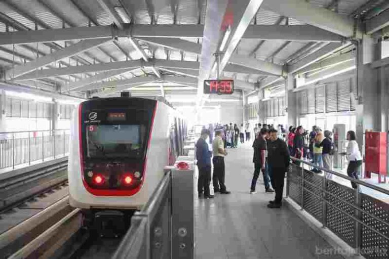 Diresmikan Bulan September, Naik LRT Manggarai – Kelapa Gading Bisa Ditempuh Cuma 28 Menit