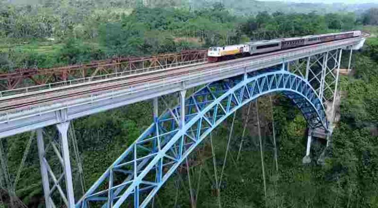 Menyimpan Jejak Tiga Generasi, Jembatan Cisomang Menjadi Sejarah Penting Perkeretaapian Indonesia
