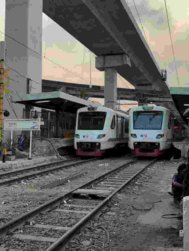 Nuansa Baru, KRL Rute Tanjung Priok – Jakarta Kota Bikin Antusias Para ‘Anker’