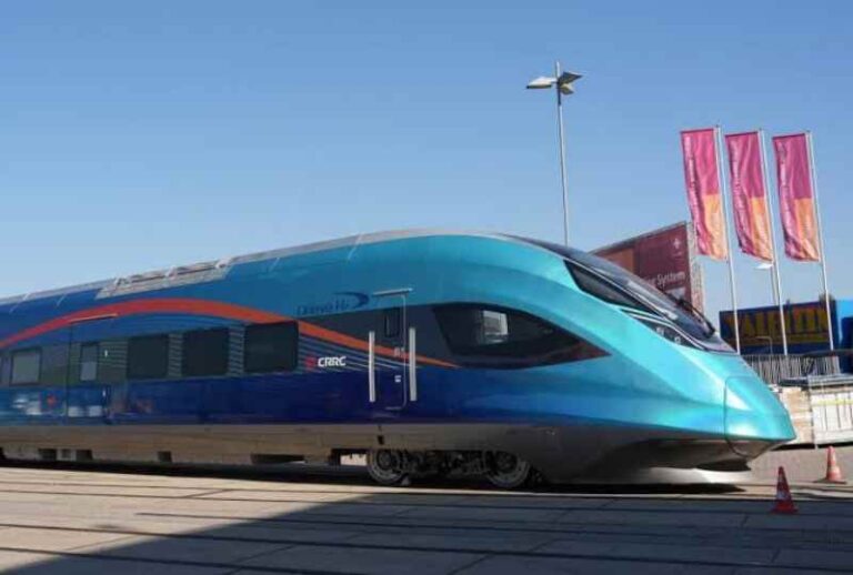 Tanpa Kabel Listrik! Cina Luncurkan Kereta Hidrogen CINOVA H2 Berkecepatan 200 Km/Jam