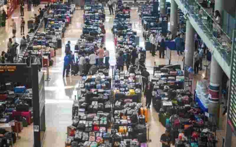 Banjir Parah Lumpuhkan Bandara Suvarnabhumi, Militer Thailand Dikerahkan Urai Penumpukan Ribuan Bagasi